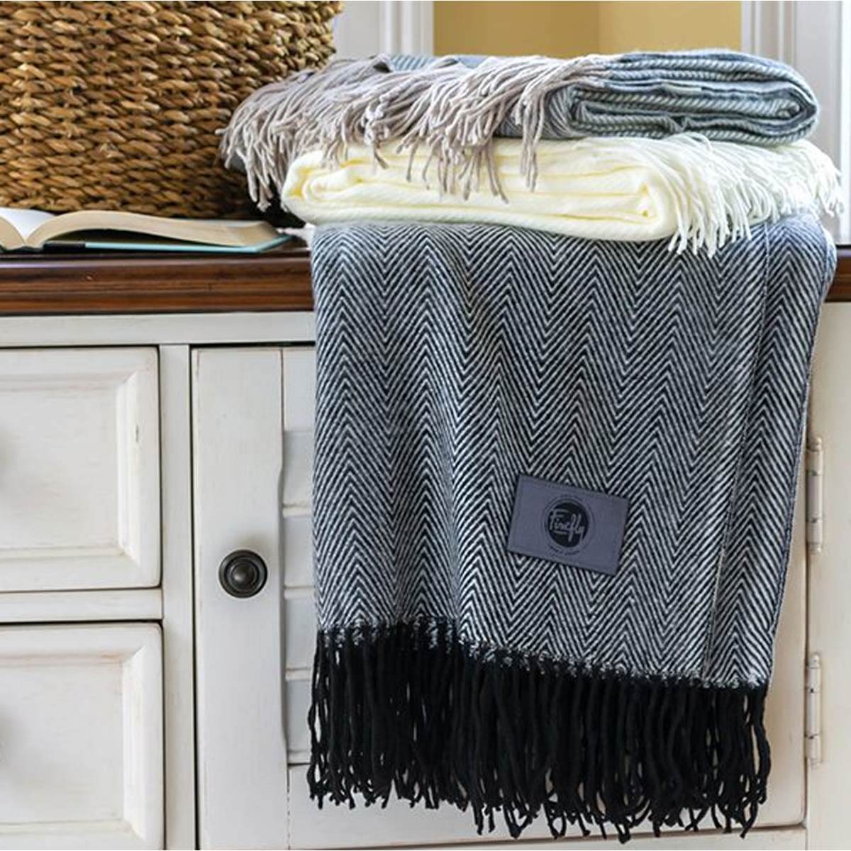 HERRINGBONE THROW BLANKET